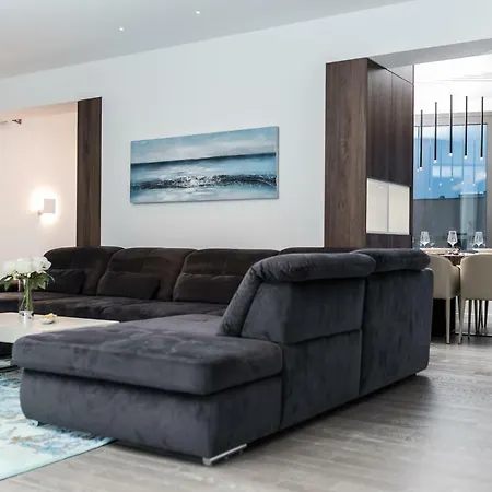 Lägenhet Luxury Kortina